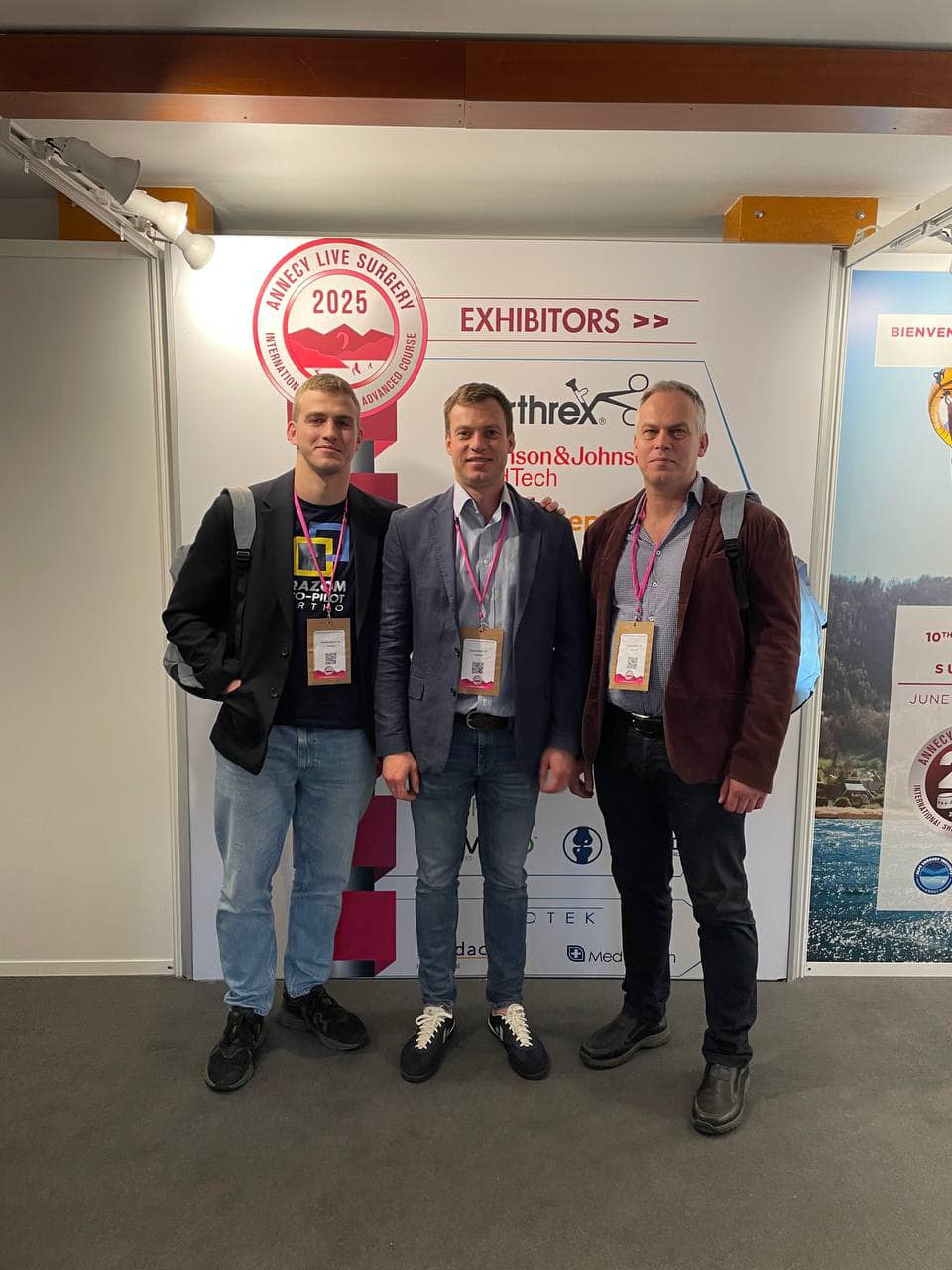 Тарас Рокита на международном курсе Annecy Live Surgery 2025 во Франции